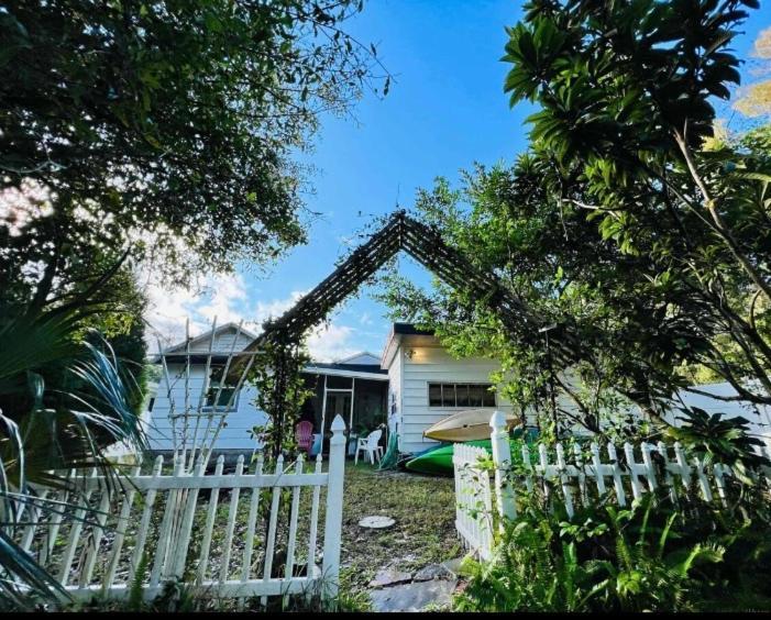 וויקי וואצ'י Cozy Cottage River House מראה חיצוני תמונה
